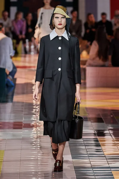 Look 14